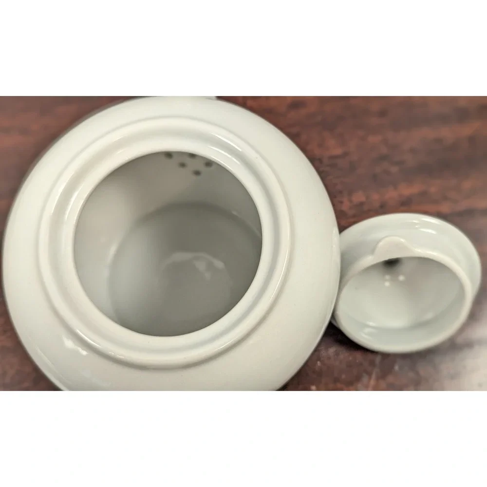 Cordon Bleu BIA Classic White Porcelain Teapot and Lid 32 Oz Microwave Oven Safe